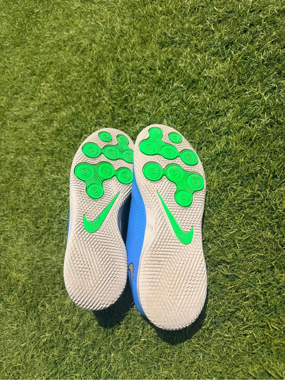 Nike Kids Blue Phantom Indoor Soccer Shoes size 5y
